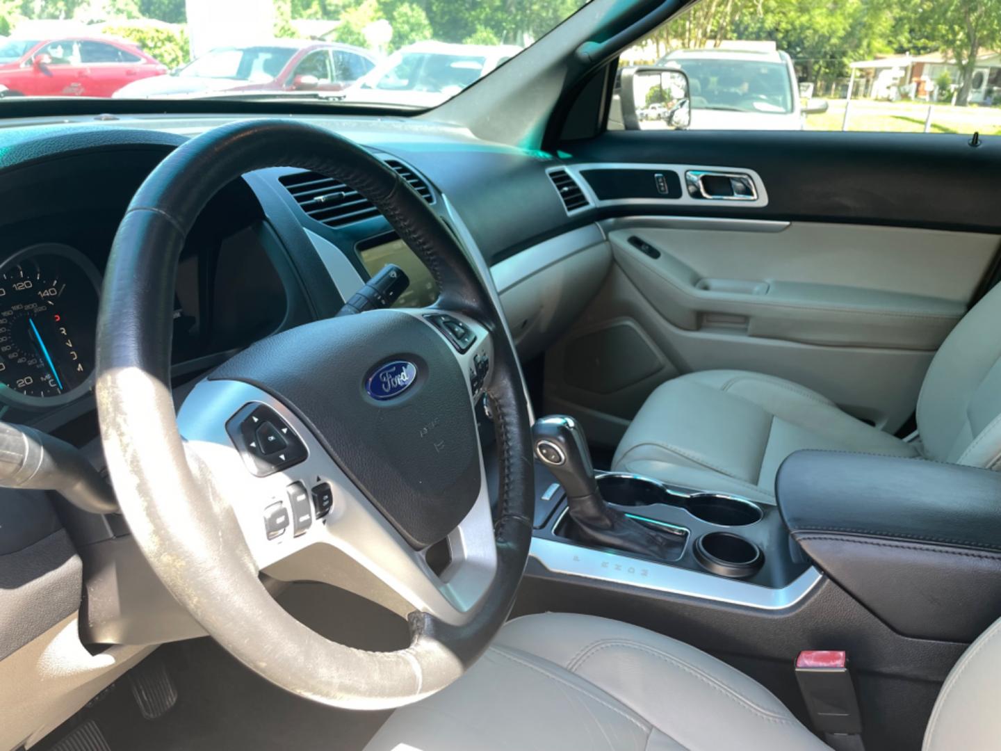 2015 BLUE FORD EXPLORER XLT (1FM5K7D86FG) with an 3.5L engine, Automatic transmission, located at 5103 Dorchester Rd., Charleston, SC, 29418-5607, (843) 767-1122, 36.245171, -115.228050 - Photo#22